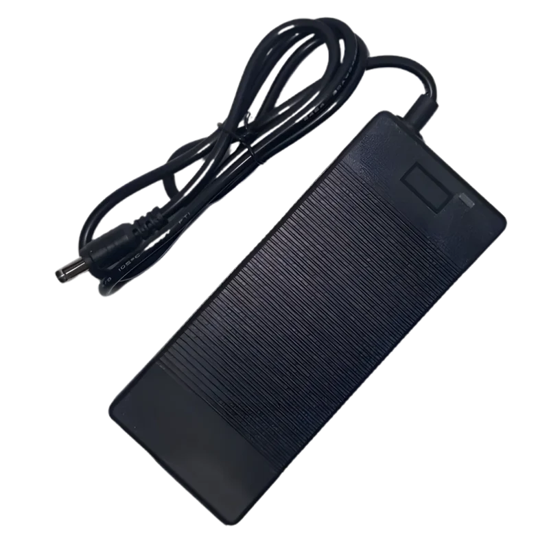 Chargeur 25.2V 3A pour batterie Li-ion 6S – DC 5.5x2.1mm