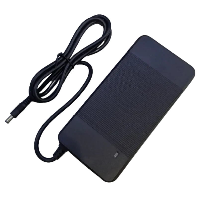 Chargeur batterie Lithium 50.4V 3A – 12S Li-ion – Connecteur 5.5x2.1mm