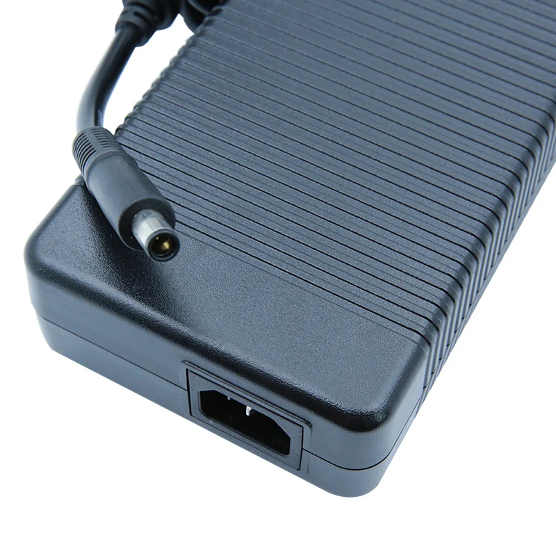 Power Adapter Replacement For Dell M17R4 M18X 19.5V16.9A 7.4 * 5.0mm