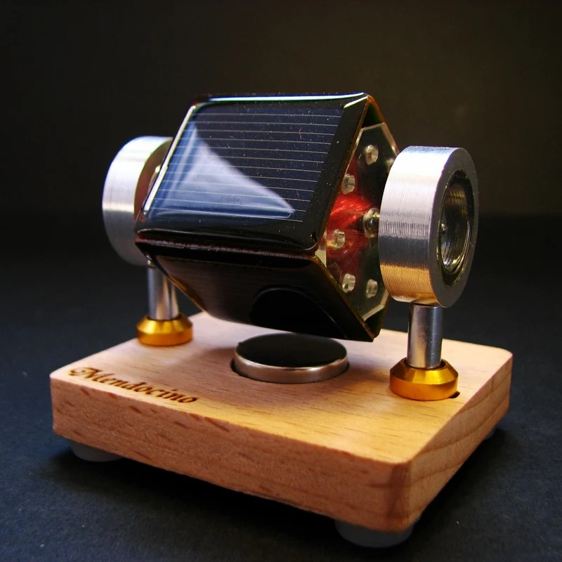 Tiny Mendocino Motor magnetic suspension Solar toy Scientific physics toys Pressure reducing EDC toy